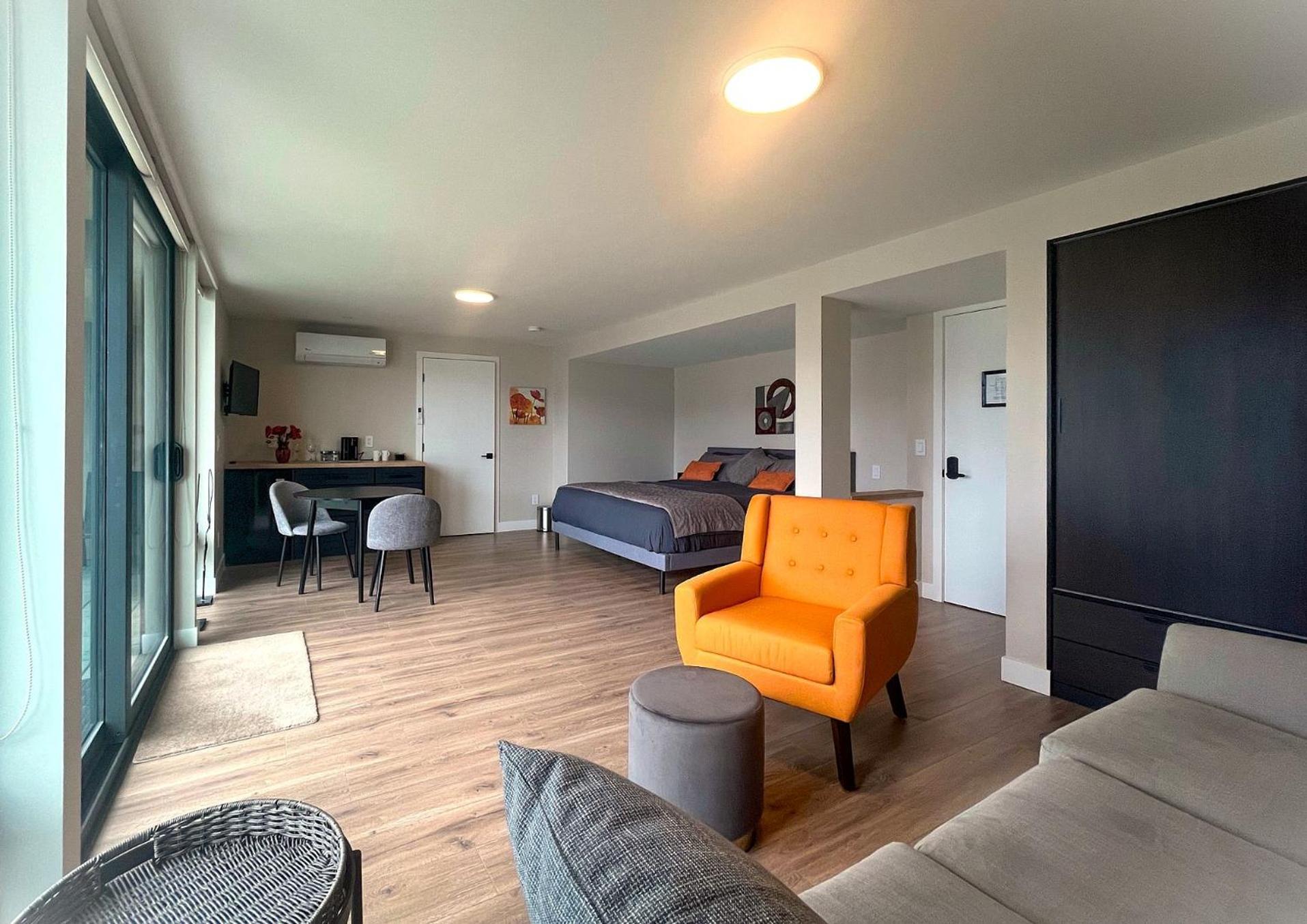 Kelowfornia Lakeview Retreat Kelowna Luaran gambar