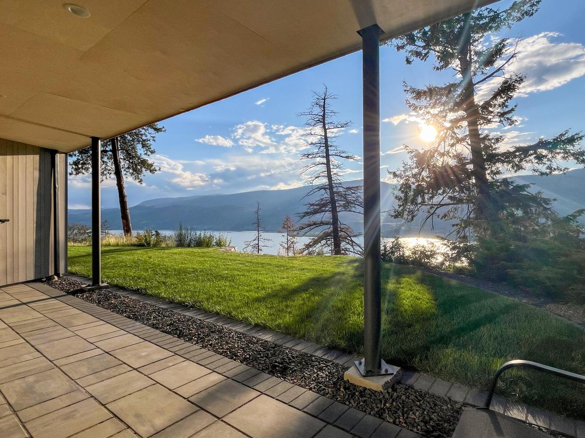 Kelowfornia Lakeview Retreat Kelowna Bilik gambar